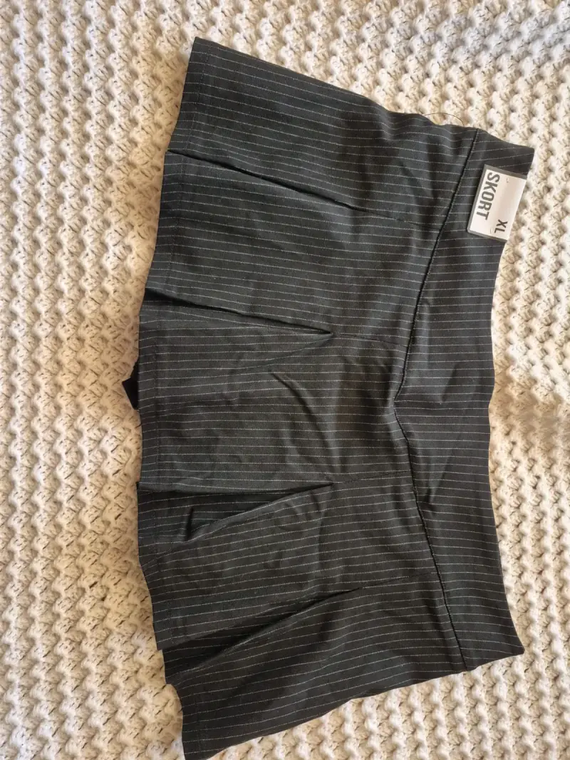 Falda short a rayas talla XL - 1