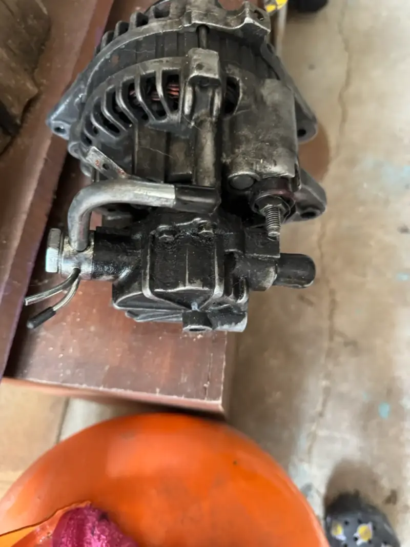 Alternador usado en buen estado - 2