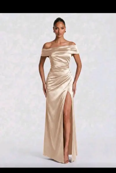 Vestido largo de fiesta dorado con hombros descubiertos - miniatura 3