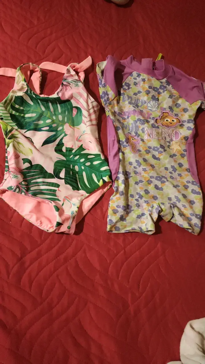 Trajes de baño infantiles estampados