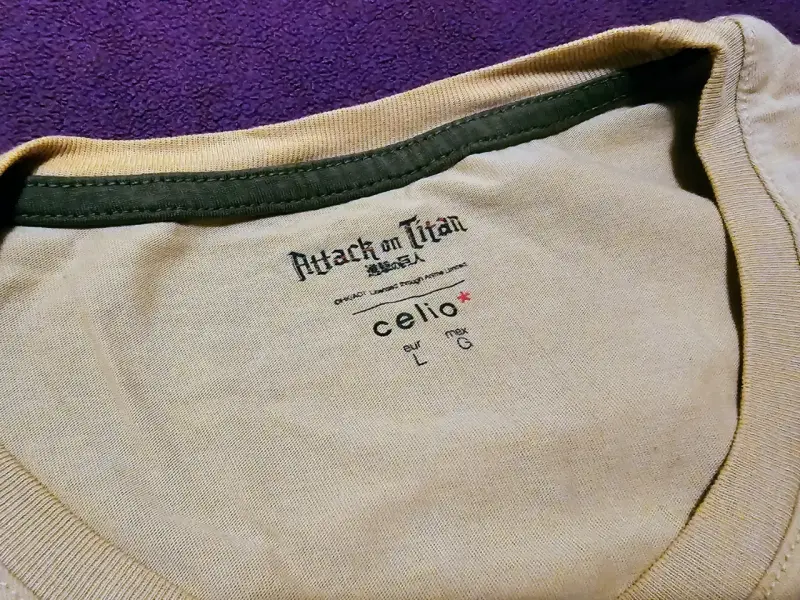 Polera Celio Attack on Titan hombre talla L - 2