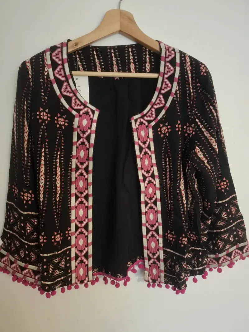 Chaqueta bohemia con diseño étnico - 2