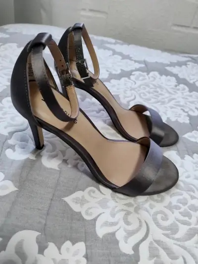 Sandalias de tacón alto Call It Spring gris - miniatura 2
