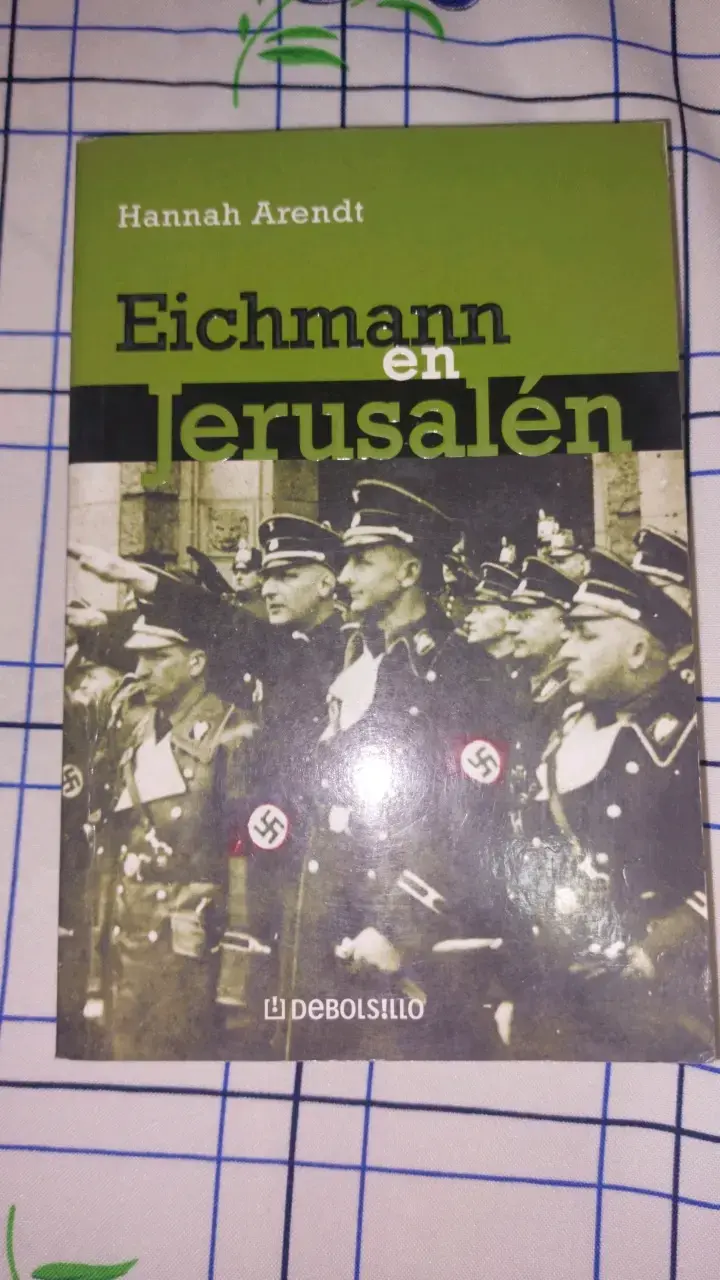 Libro Eichmann en Jerusalén de Hannah Arendt - 1