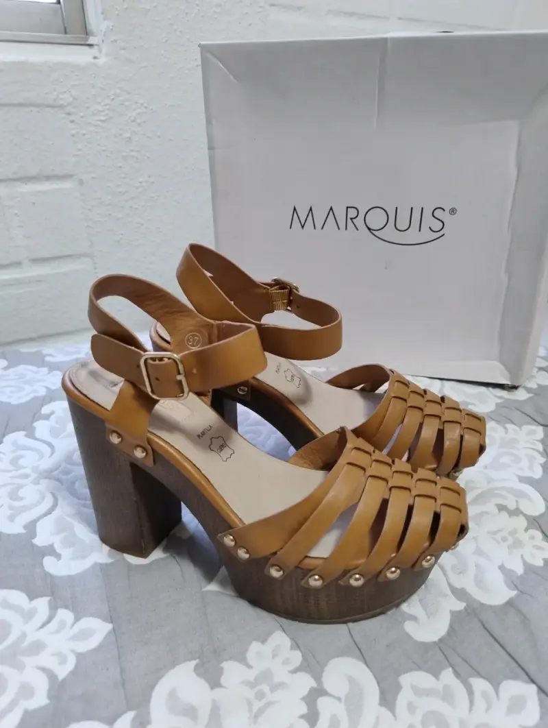 Sandalias de tacón alto color camel Marquis - 1