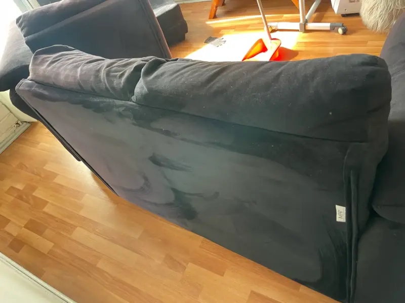 Sofá seccional de tela negra en buen estado - 3
