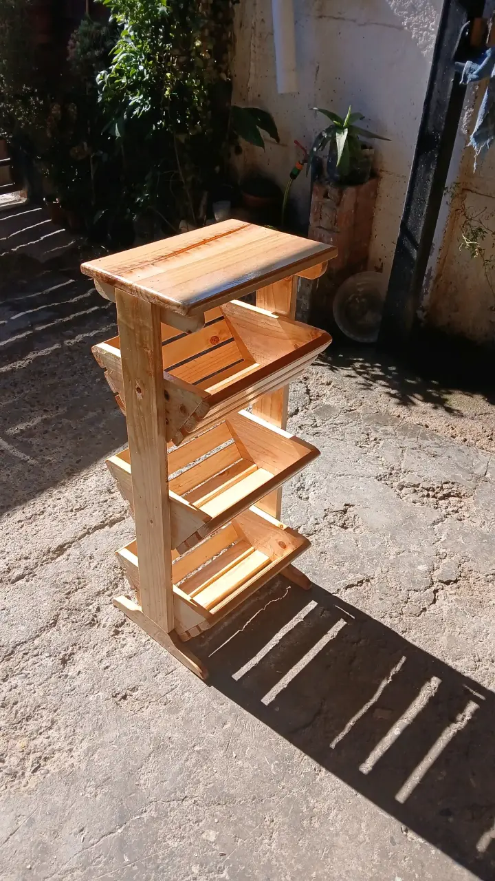 Estante de madera con 3 niveles - 4