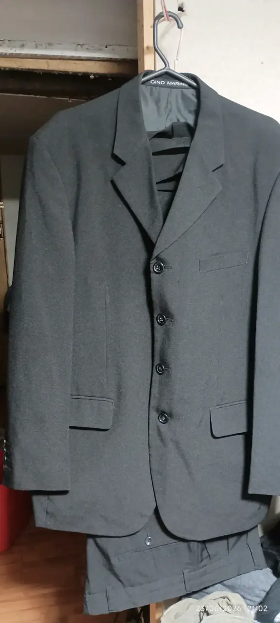 Blazer negro Gino Marini talla 50 y Stevens 52 - 4
