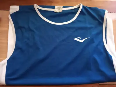 Polera deportiva azul Everlast para hombre - miniatura 1