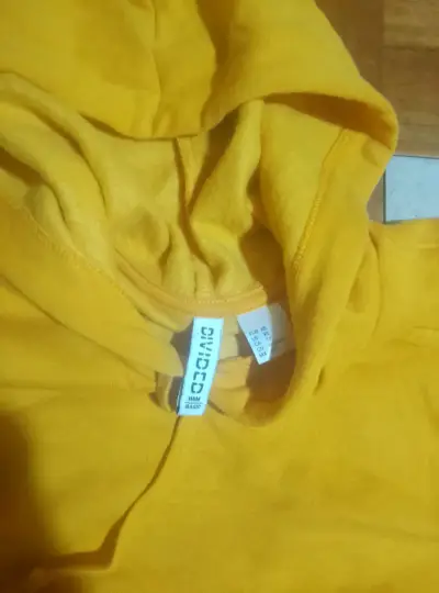Polerón amarillo con capucha talla S - miniatura 2