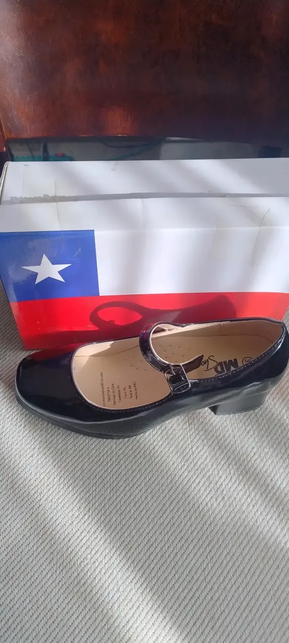 Zapatos de charol negro para niña talla 36 - 2