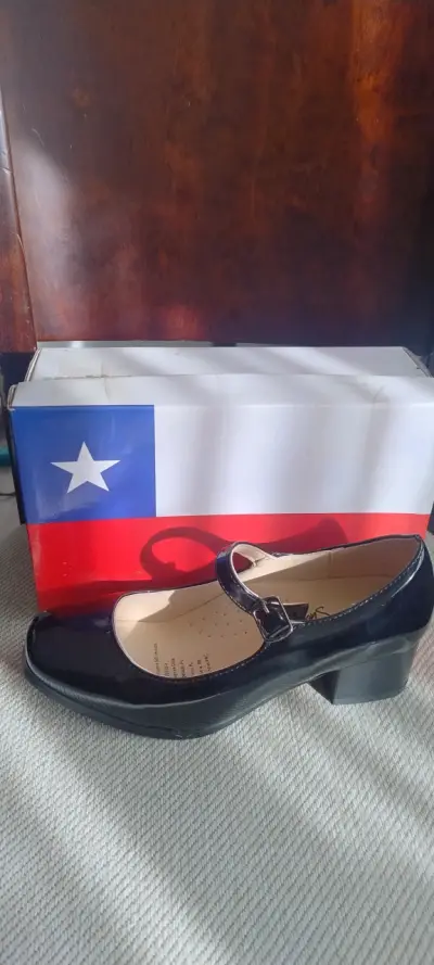 Zapatos de charol negro para niña talla 36 - miniatura 3