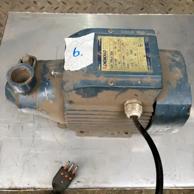 Bomba de agua Pedrollo PKm 200 usada - miniatura 1