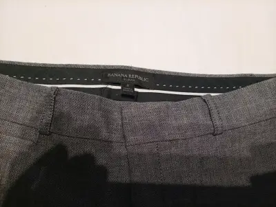 Pantalones de vestir grises Banana Republic Sloan - miniatura 1