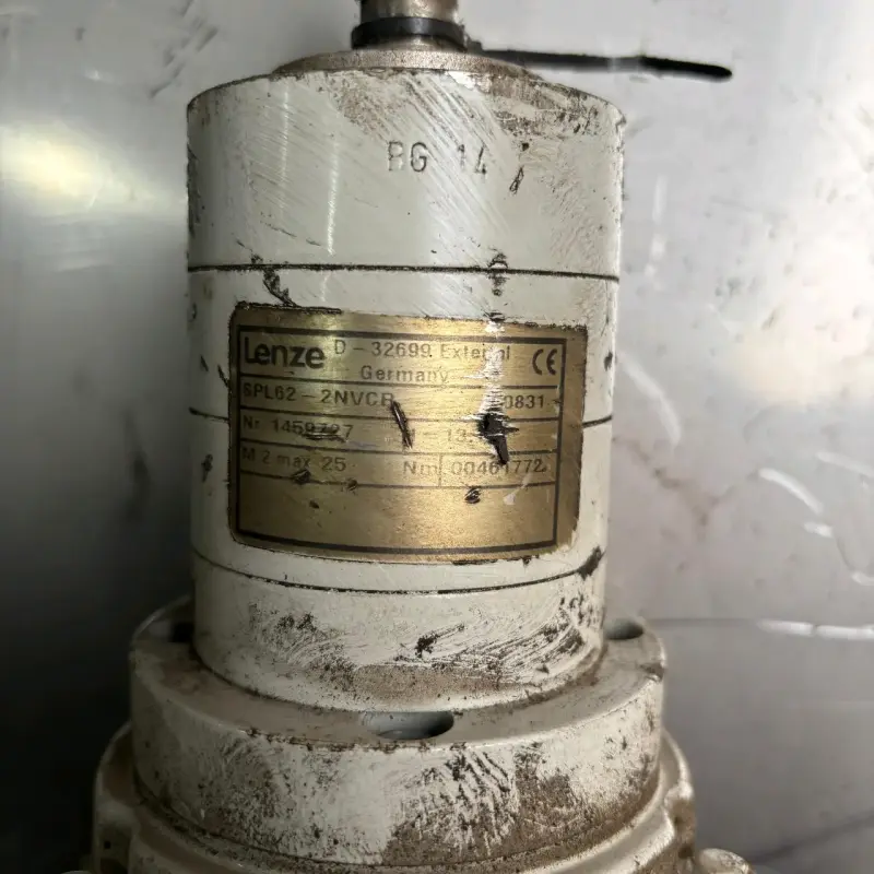 Motorreductor Lenze SPL62 usado en buen estado - 2
