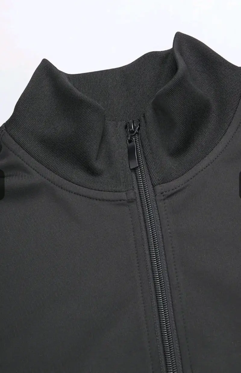 Chaqueta deportiva negra con cierre y rayas - 3