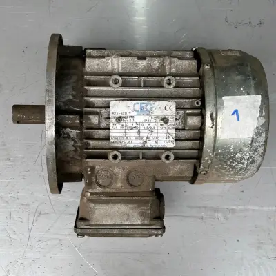 Motor eléctrico trifásico Vemat 90L usado - miniatura 1