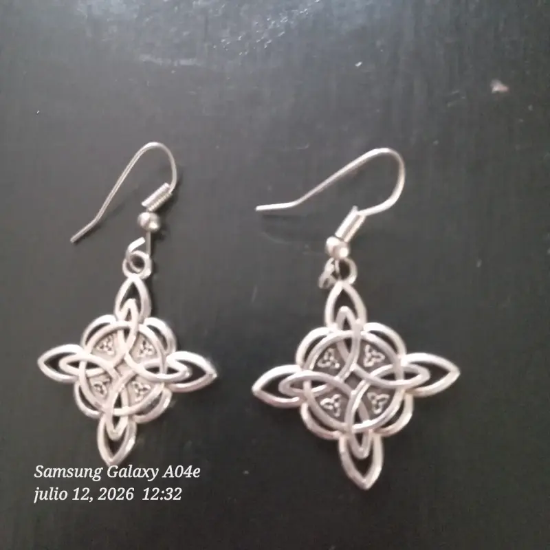 Conjunto de collar y aros con diseño de pentagrama - 4