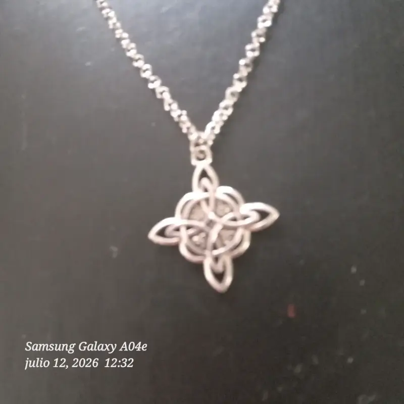 Conjunto de collar y aros con diseño de pentagrama - 5