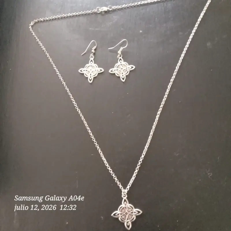Conjunto de collar y aros con diseño de pentagrama - 6