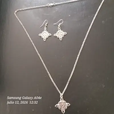 Conjunto de collar y aros con diseño de pentagrama - miniatura 6