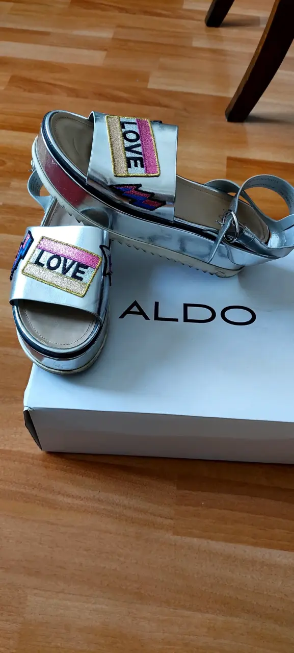 Sandalias plateadas con diseño 'LOVE' para mujer - 3