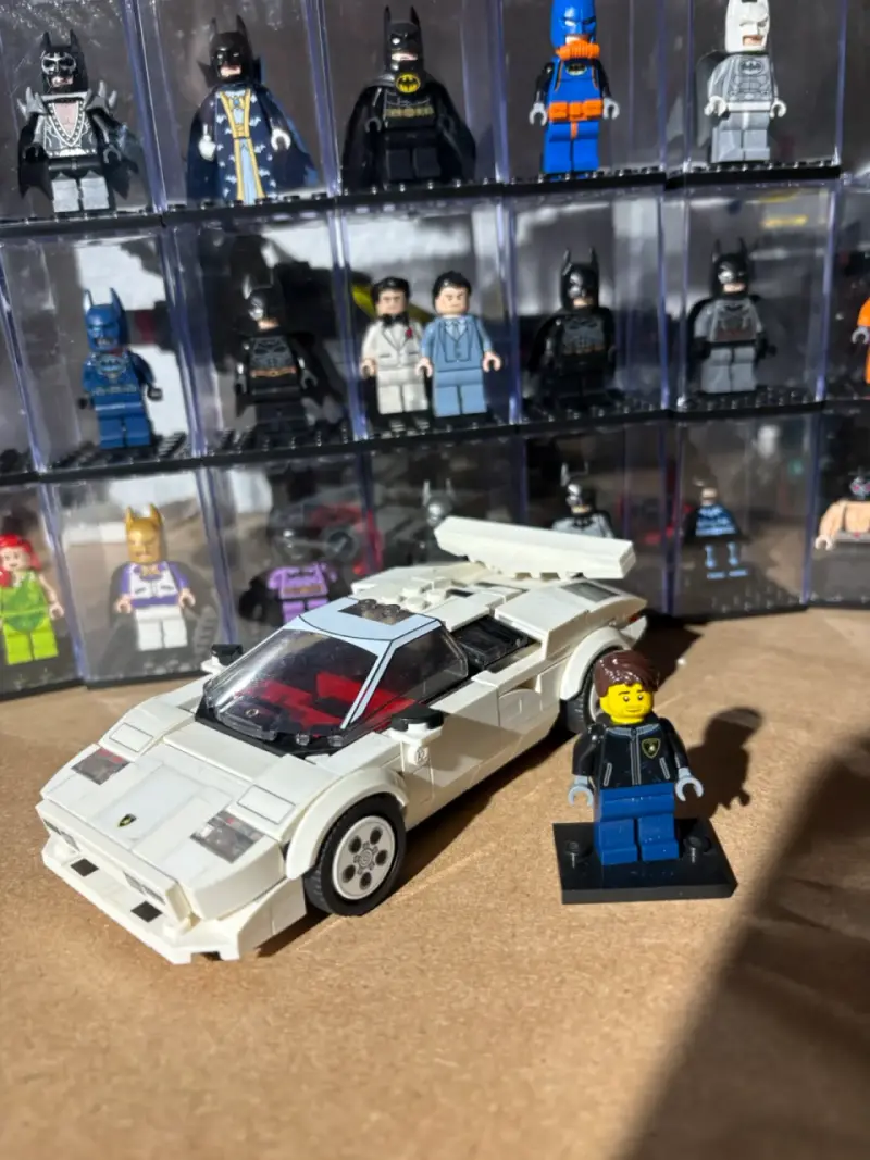 Set de Lego Lamborghini Countach con minifigura - 1