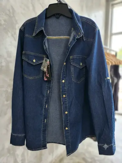 Camisa de mezclilla azul para mujer - miniatura 3
