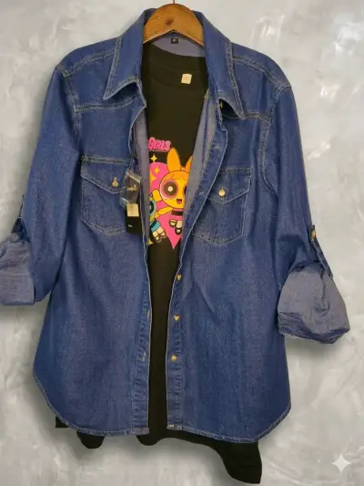 Camisa de mezclilla azul para mujer - miniatura 3