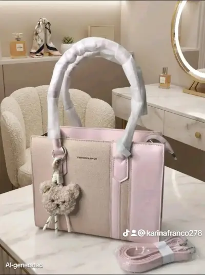Bolso de mano rosa con colgante de oso - miniatura 1