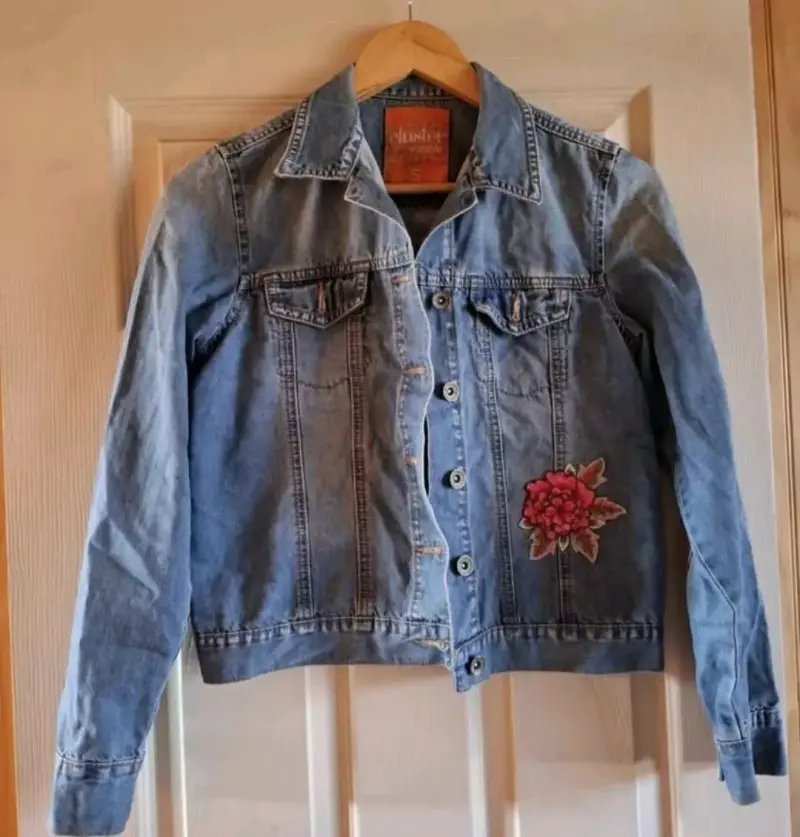 Chaqueta de mezclilla con bordado floral - 2