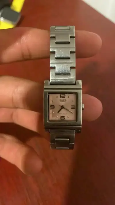 Reloj Casio de acero inoxidable para Mujer - miniatura 1