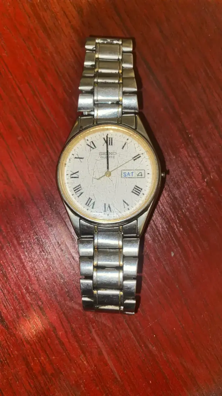 Reloj Seiko Quartz con Pulsera Metálica - 1