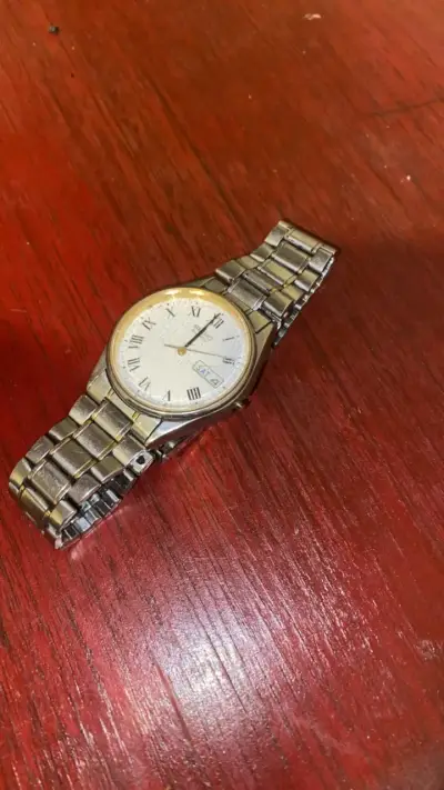 Reloj Seiko Quartz con Pulsera Metálica - miniatura 2