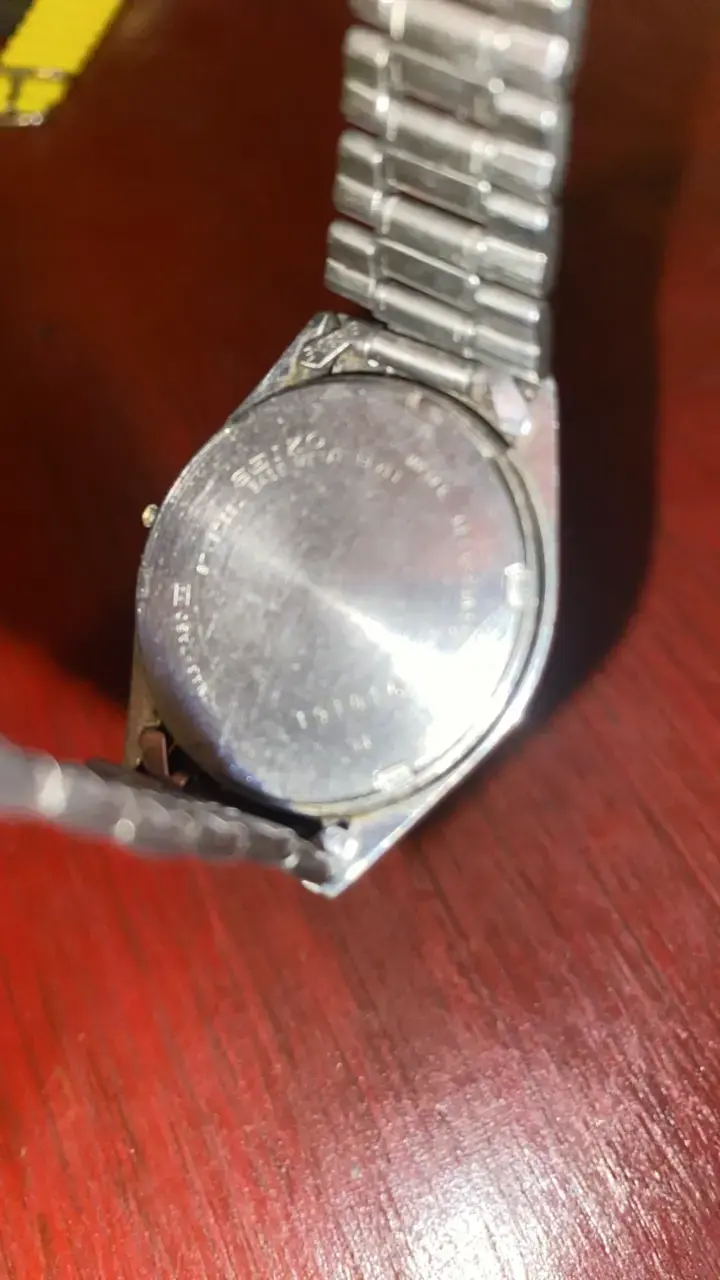 Reloj Seiko Quartz con Pulsera Metálica - 3