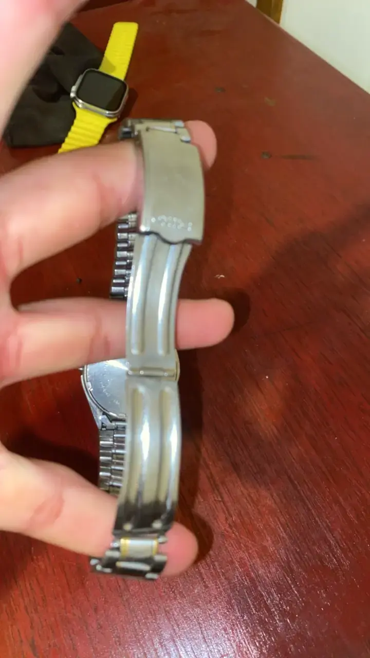 Reloj Seiko Quartz con Pulsera Metálica - 4