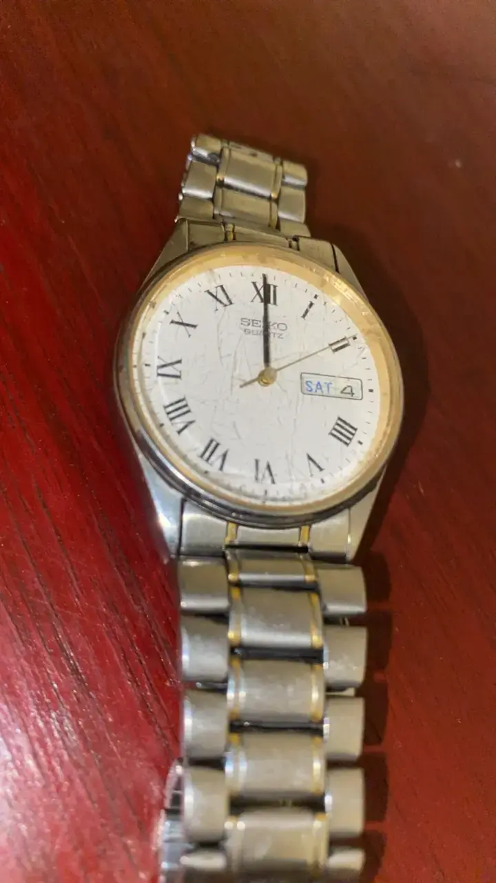 Reloj Seiko Quartz con Pulsera Metálica - 5