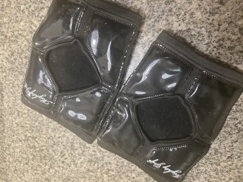 Rodilleras de protección negras para deportes - 1