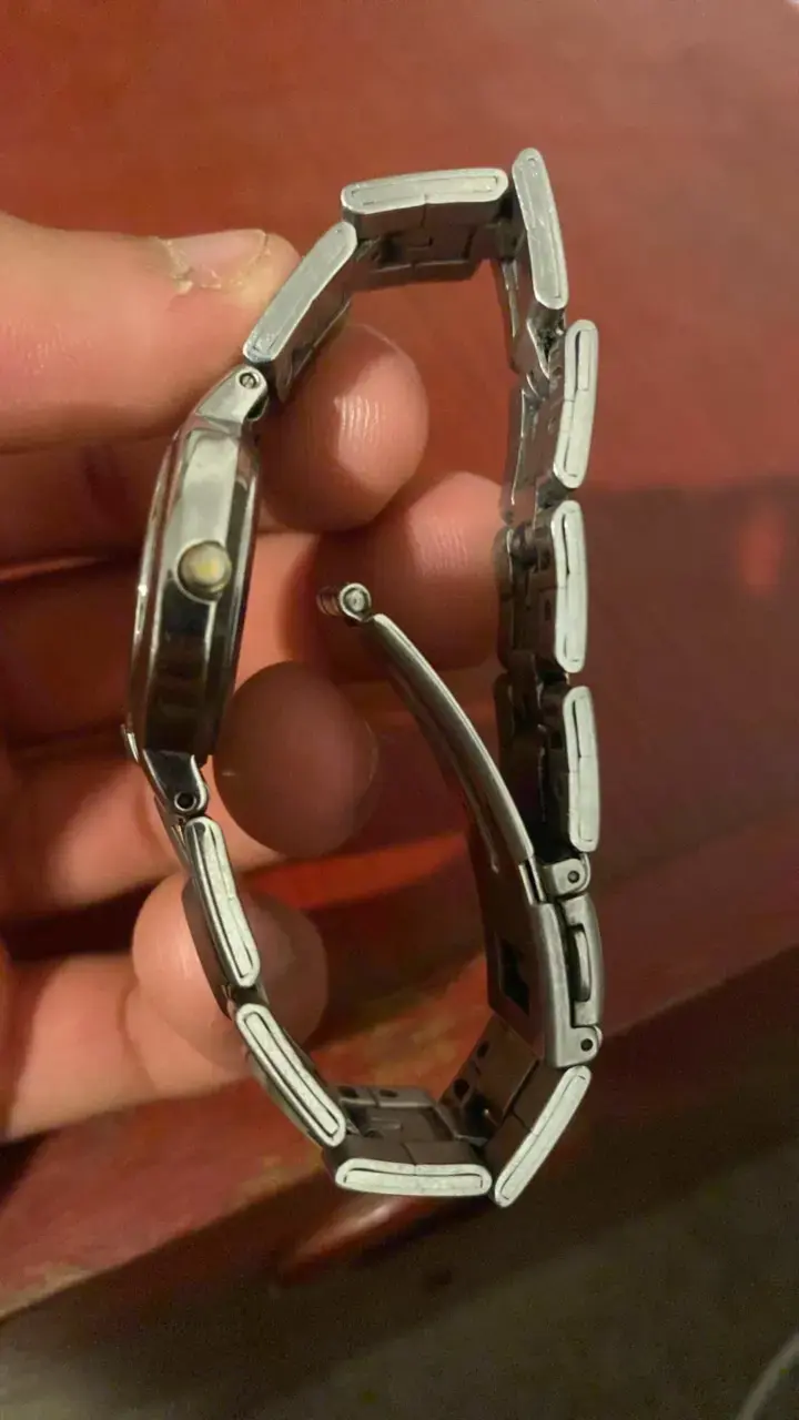 Reloj Casio de pulsera metálico resistente al agua - 2