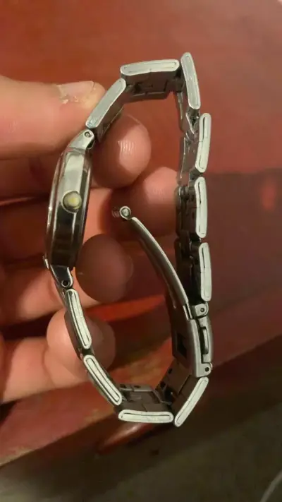 Reloj Casio de pulsera metálico resistente al agua - miniatura 2