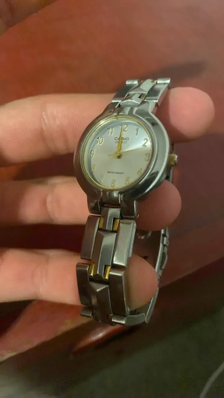 Reloj Casio de pulsera metálico resistente al agua - 3