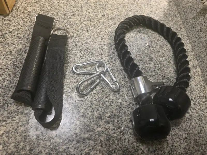 Accesorios de gimnasio para poleas y entrenamiento