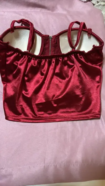Top  rojo burdeos con cierre frontal - miniatura 2