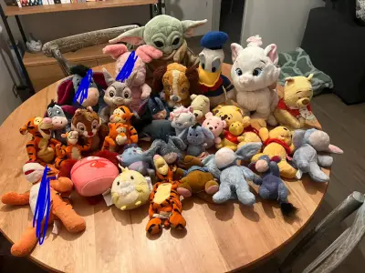 Peluches Disney y otros personajes - miniatura 1