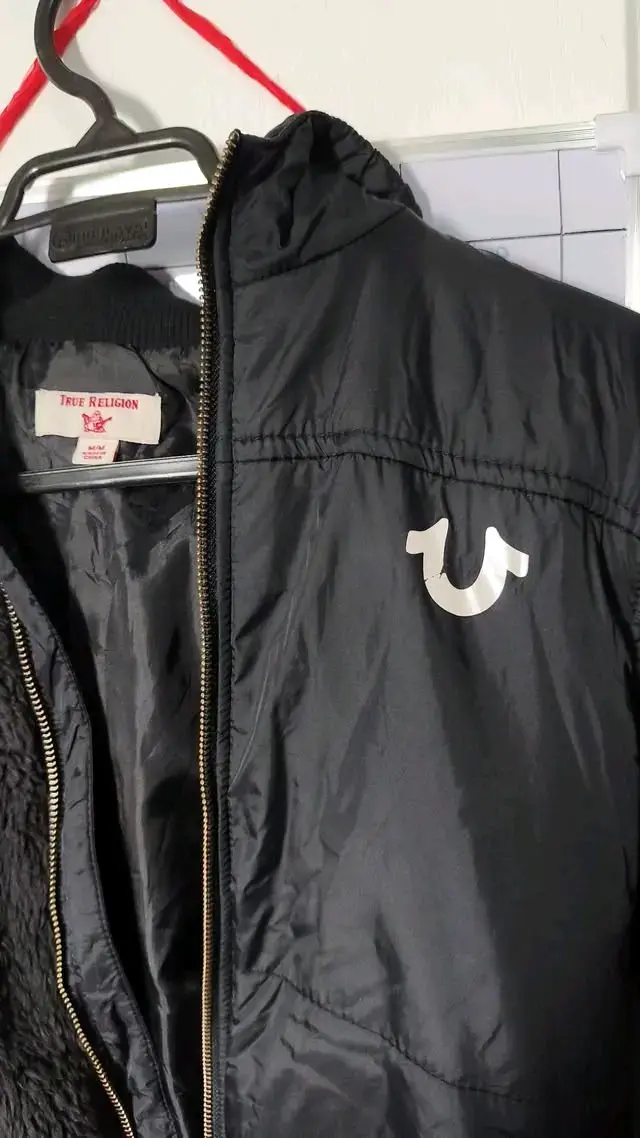 Chaqueta Negra True Religion con Capucha - 2