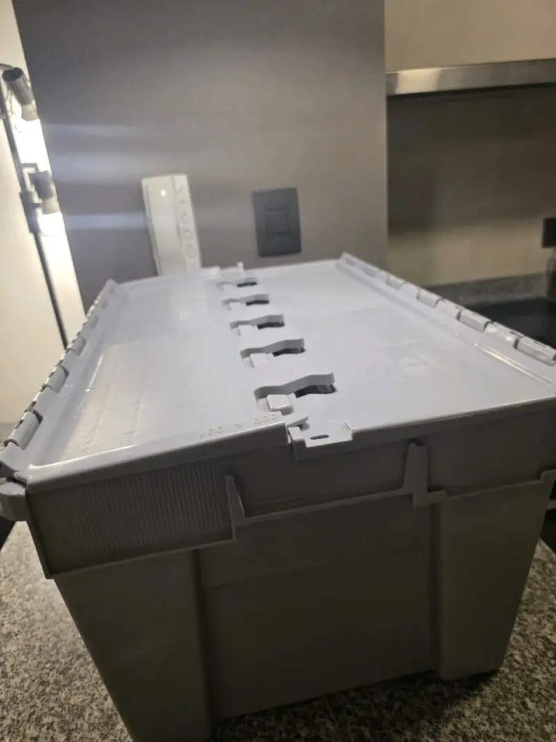 Caja plástica de almacenamiento gris - 1