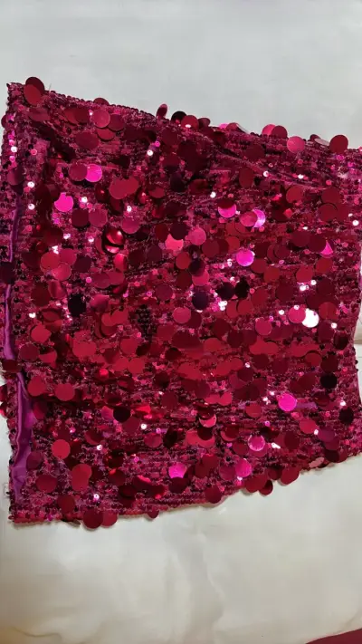 Falda de lentejuelas fucsia brillante - miniatura 2