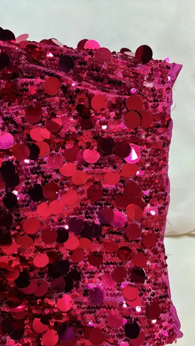 Falda de lentejuelas fucsia brillante - miniatura 3
