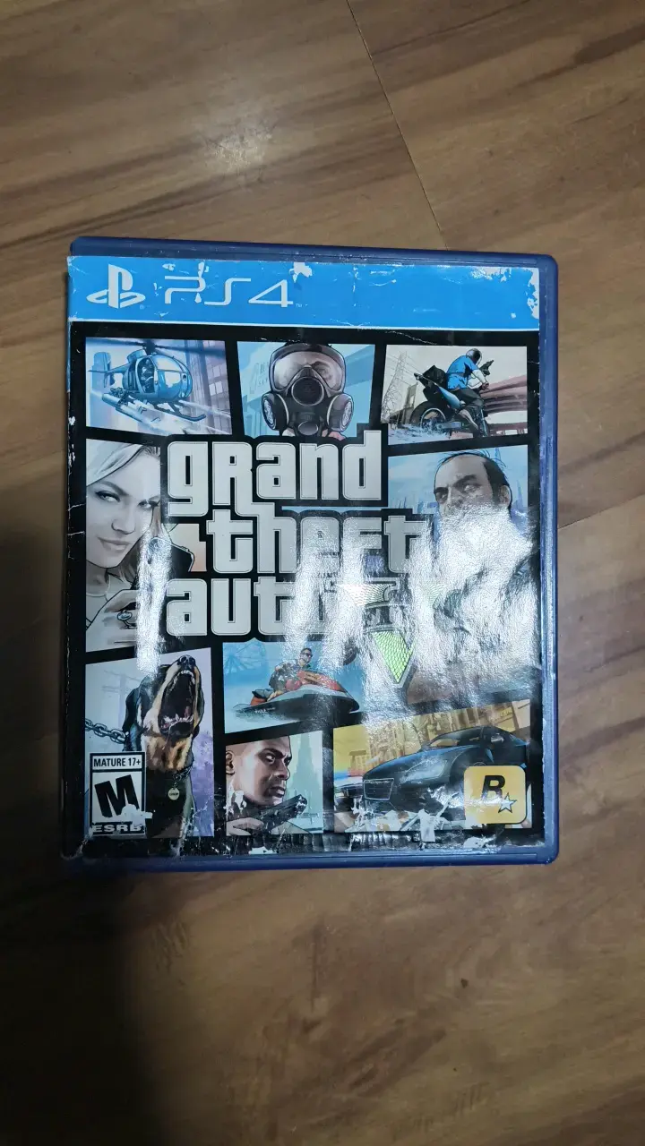 Juego PS4 Grand Theft Auto V en buen estado - 1