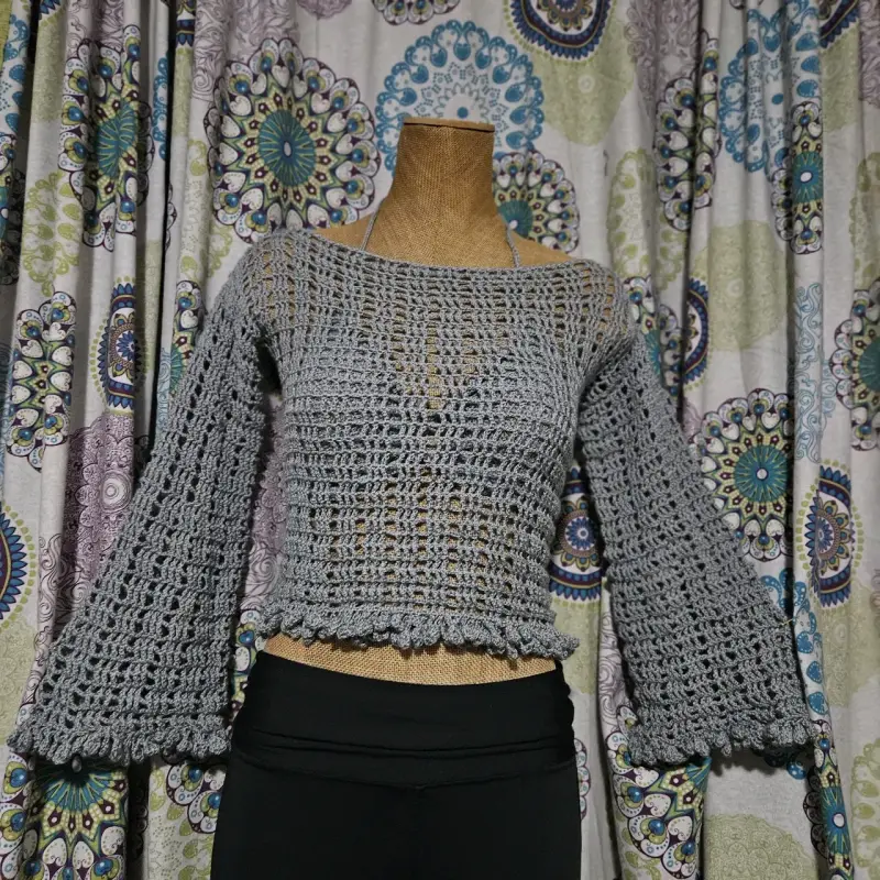 Conjunto de top y bralette tejido a crochet gris - 5